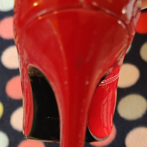 RED PATENT LEATHER HEELS GOLD TOE TIP MADE IN BRAZIL Size 5. - Picture 11 of 11